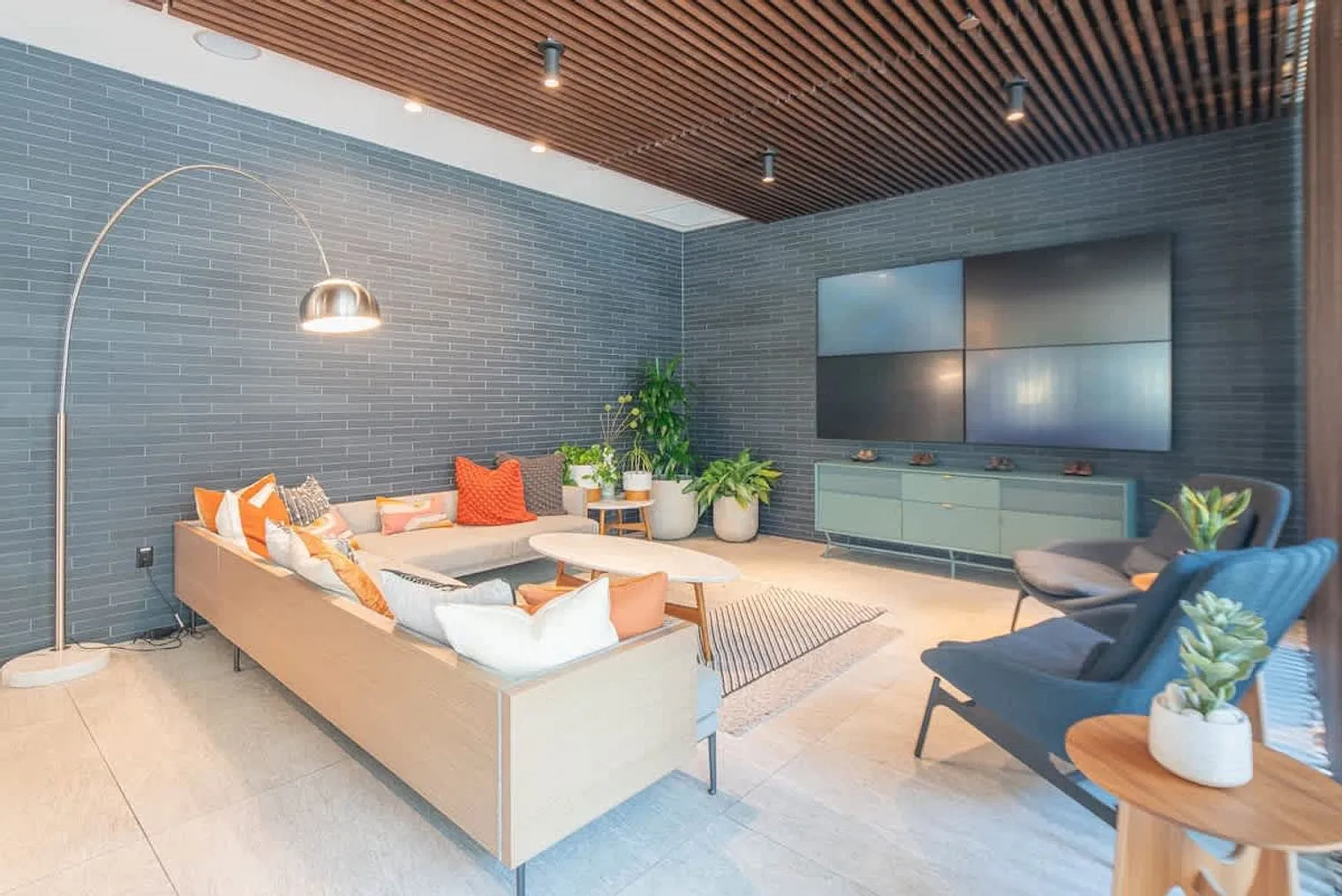 1 bed, 1.0 bath, 1302 sqft, $3,621 — Photo 1