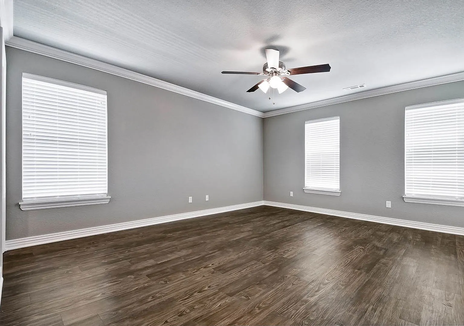 3 Bed 2 1/2 Bath House For Lease - Lowell, AR — Photo 4
