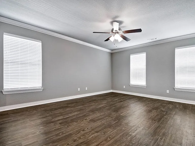 121 Carrington Ave #B — Photo 4