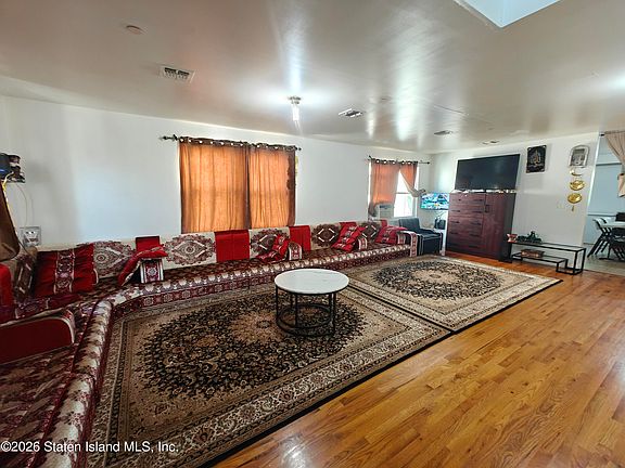 2nd image of 30 Riverside Ln