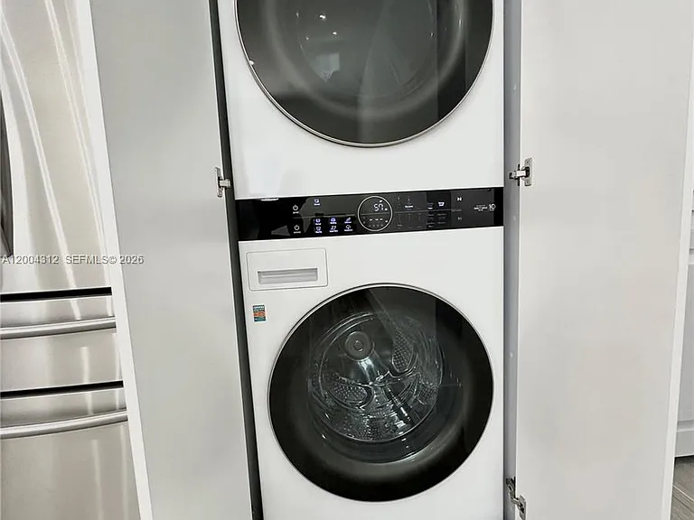 551 SW 57th Ave #1 — Photo 8