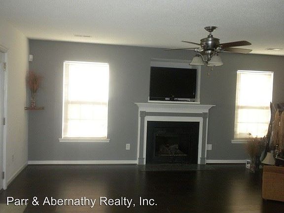 3rd image of 3802 Jamestown Dr