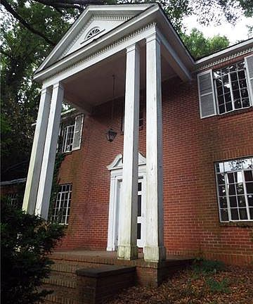 3rd image of 401 Oakhurst Ave
