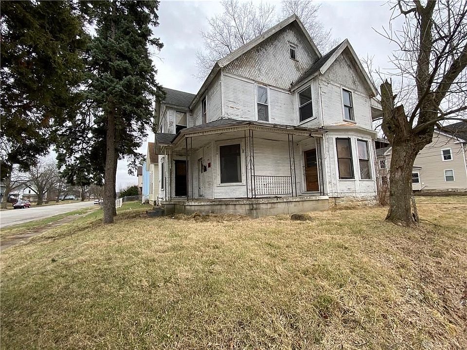 1st image of 205 E Grand Ave