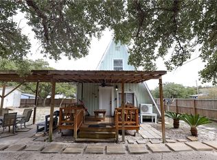 802 Mission St, Rockport, TX 78382