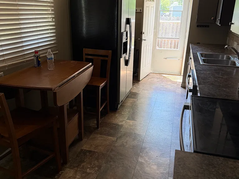 1426 Haven Ave — Photo 2