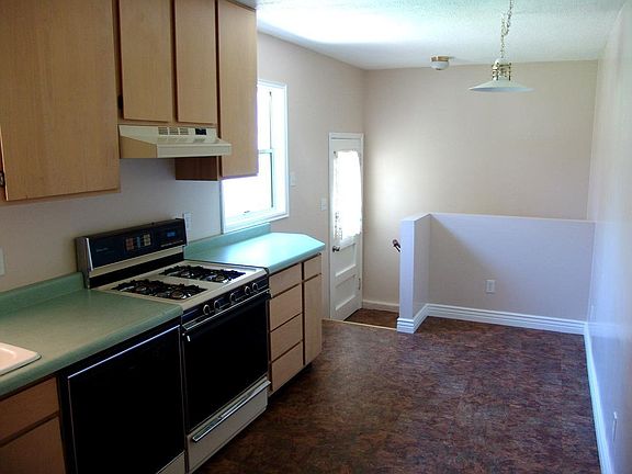 Kitchen / Breakfast Nook