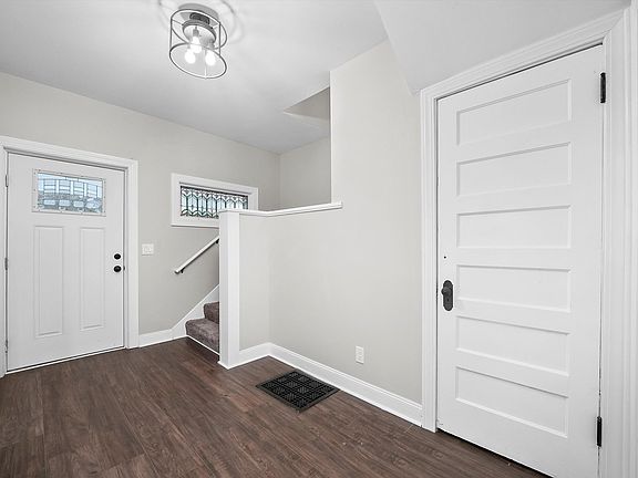 4th image of 1301 S 6th Ave