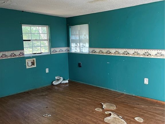 2nd image of 18223 Pine Lake Rd