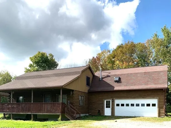 737 Airport Dr, Union Dale, PA 18470