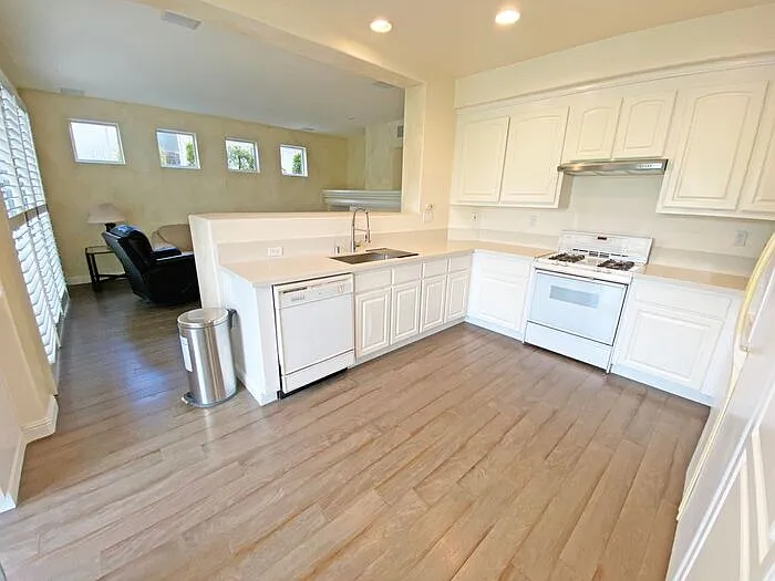 5821 Killarney Cir — Photo 12