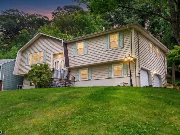 14 Seneca Trl, Randolph Twp., NJ 07869
