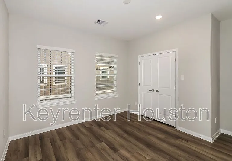 9910 Clark Rd #B — Photo 13