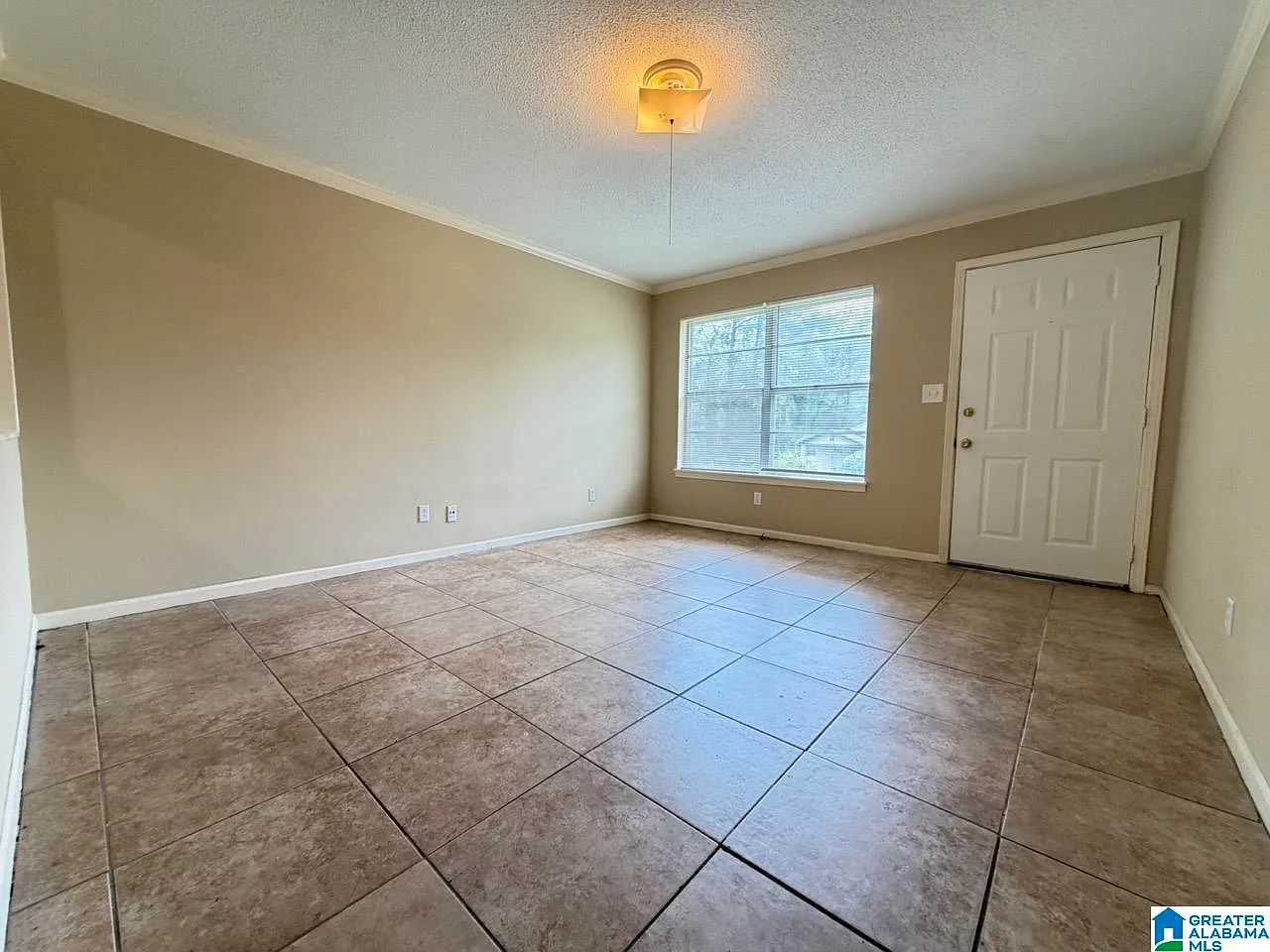 3 bed, 2.0 bath, $1,195 — Photo 2