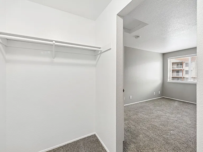 Oak Hill Apartments — Photo 13