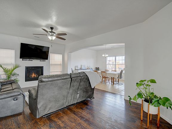 3rd image of 932 Villarrica St NW