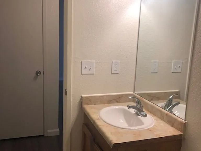 3330 E Dakota Ave — Photo 20