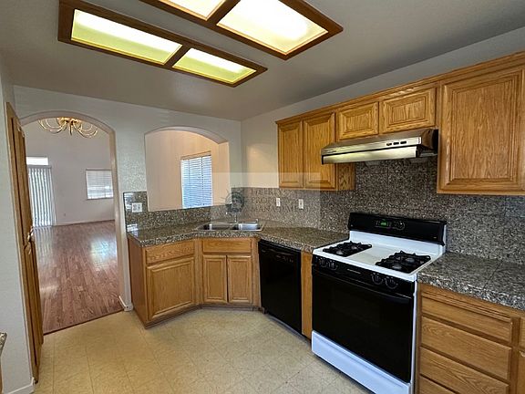 4th image of 5436 Rockwood Cir