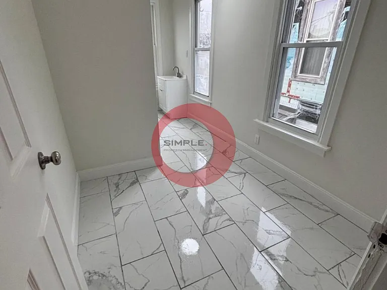 1457 Cotton St — Photo 5