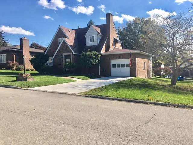 211 Evans Dr photo 1