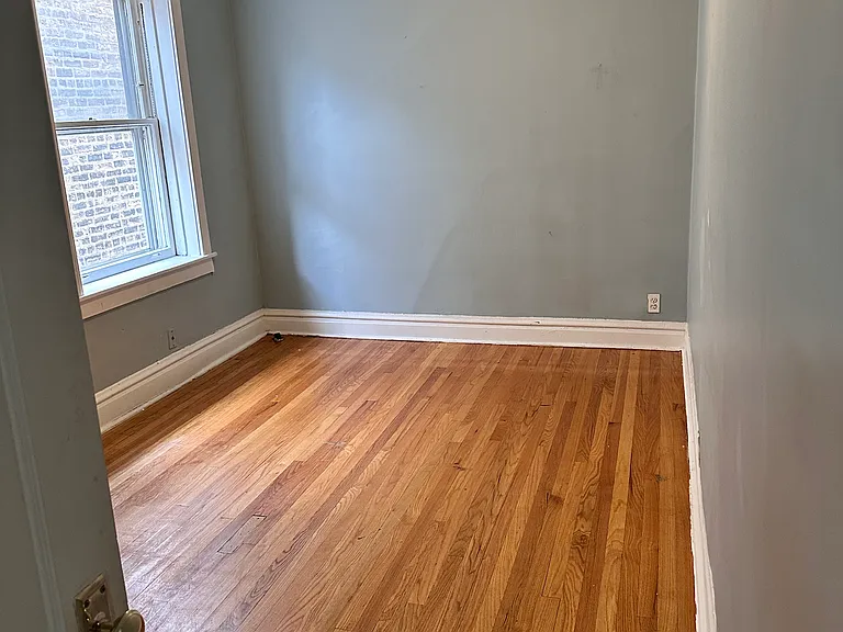 7404 N Hoyne Ave #3 — Photo 4