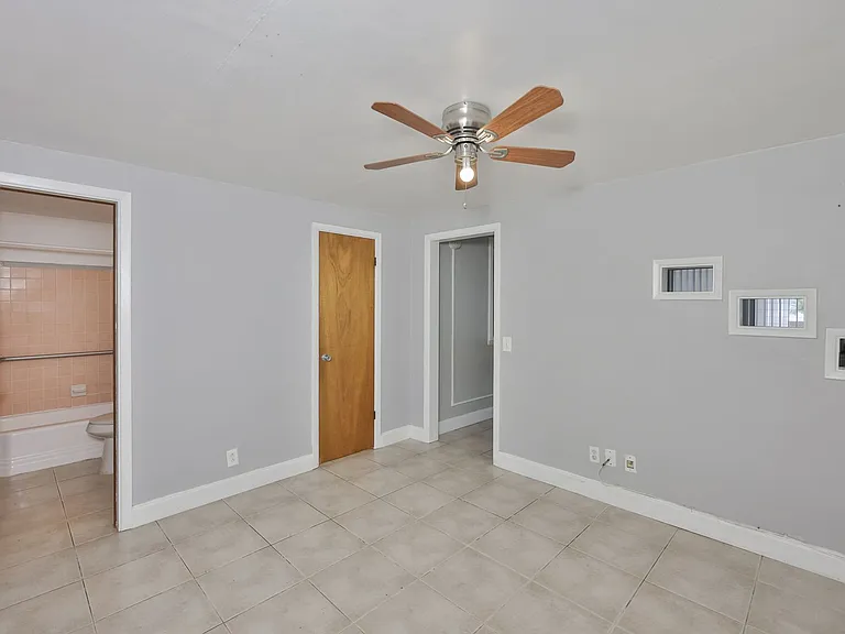 2035 Edgewater Dr #10 — Photo 13