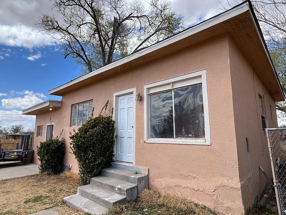 1st image of 207 W Bland St