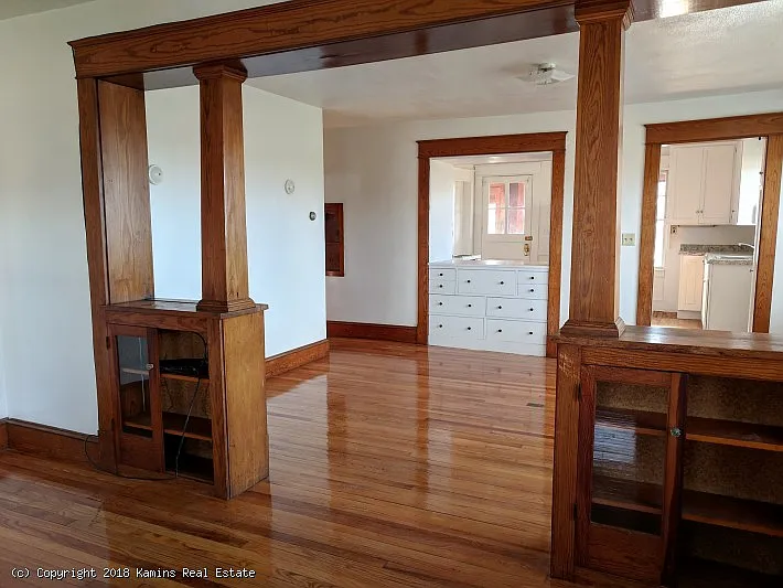 200 Sunderland Rd — Photo 5