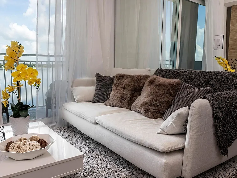 Veridian Shores Apartments Living Room
