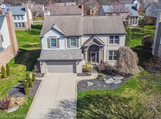 3732 Mount Vernon Dr, Lake Orion, MI 48360
