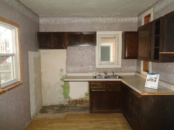 5th image of 524 1st Ave S