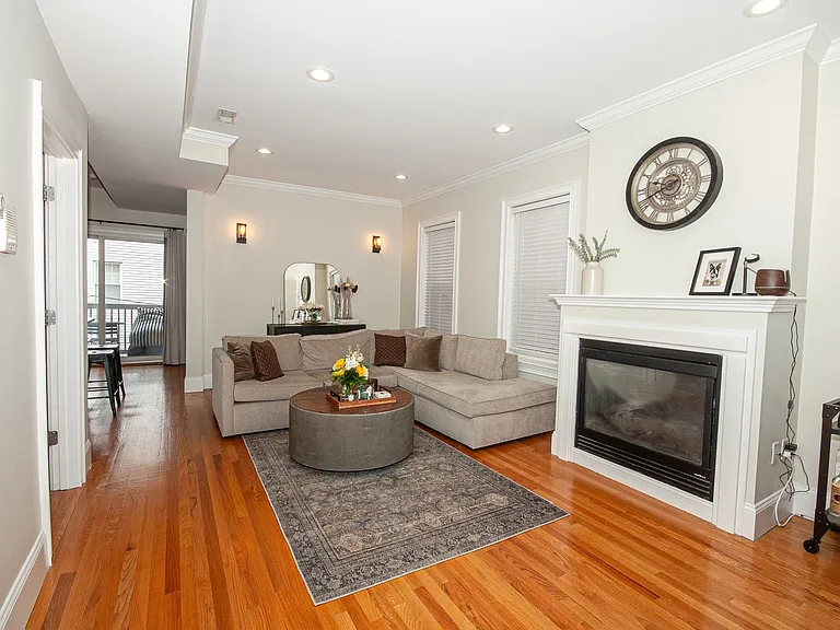 2 Burnham Pl #2 — Photo 10