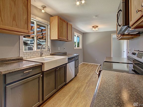 2nd image of 4807 103rd Pl NE