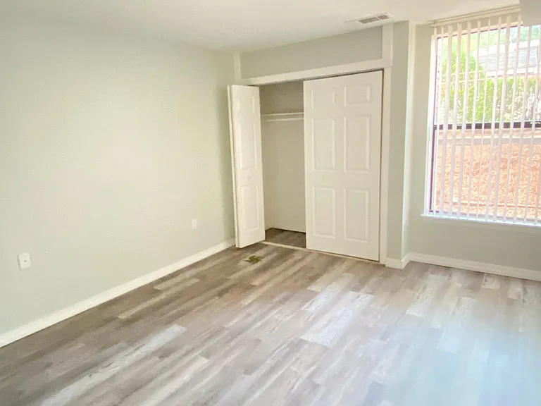 68 Shrewsbury Green Dr #B — Photo 9