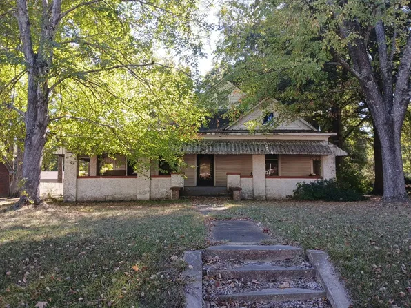 701 W Liberty Ave, Covington, TN 38019