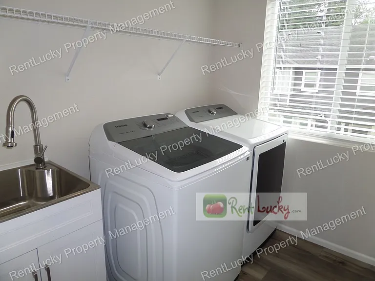 2816 Laurel Loop — Photo 19