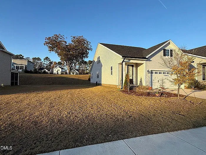 3 bed, 2.0 bath, 2024 sqft, $2,795 — Photo 2