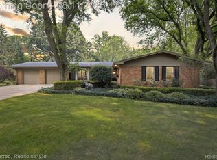 562 Burns Rd, Milford, MI 48381