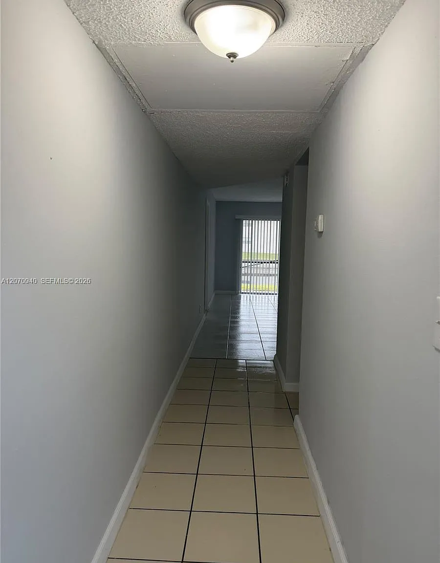 Versailles Gardens Condo — Photo 2