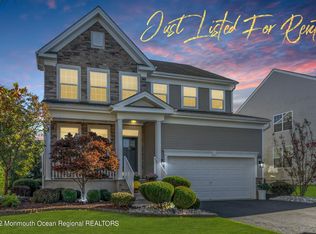 10 Mulberry Dr, Manalapan, NJ 07726