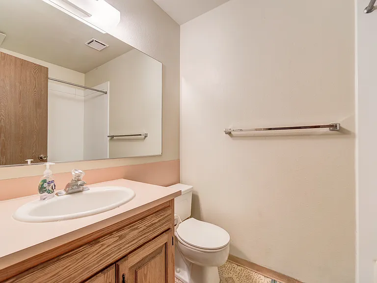 442 N 500 E #4 — Photo 8