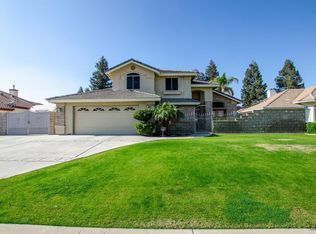 5804 Vista Finestra Dr, Bakersfield, CA