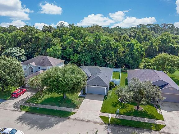 3rd image of 119 CROWN COLONY WAY