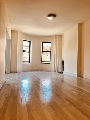 Rented by Real Broker NY LLC | media 30