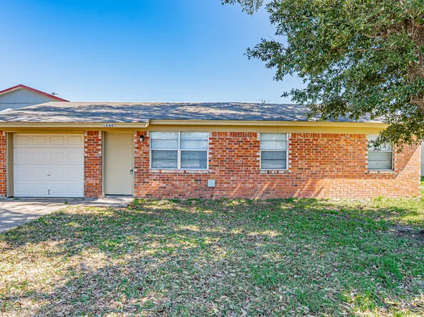 1848 Coral Rd, Azle, TX 76020