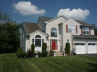 1 Angela Ct, Piscataway, NJ 08854