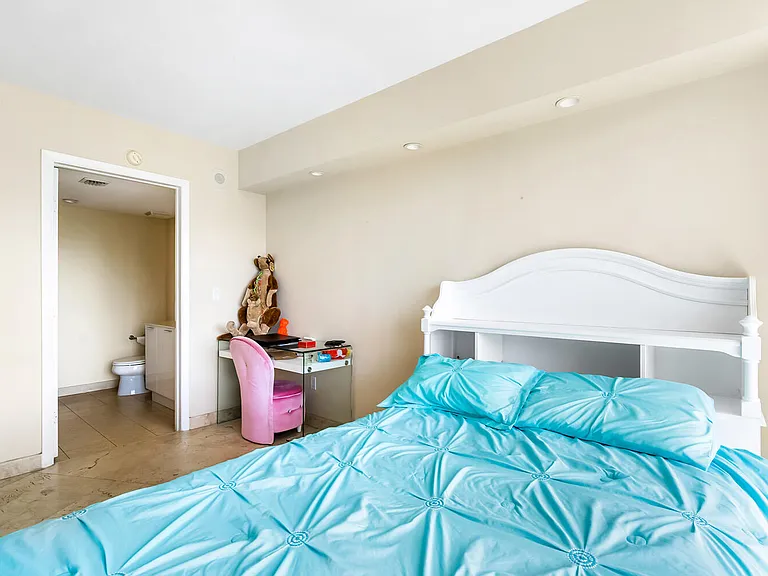 18911 Collins Ave #506 — Photo 45