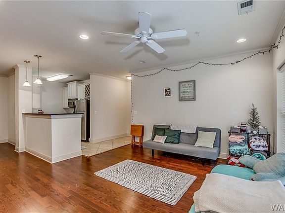 4th image of 700 15th St Unit 2211