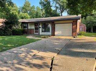 28 Briarwood Dr, Belleville, IL