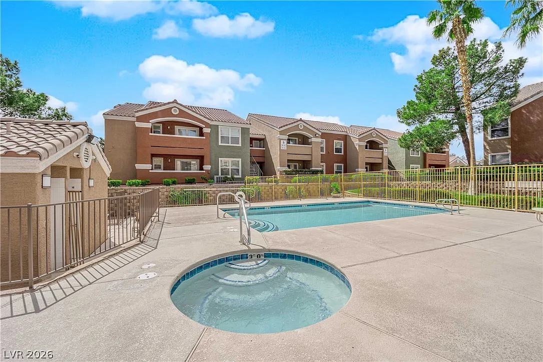 2 bed, 2.5 bath, 911 sqft, $1,500 — Photo 3